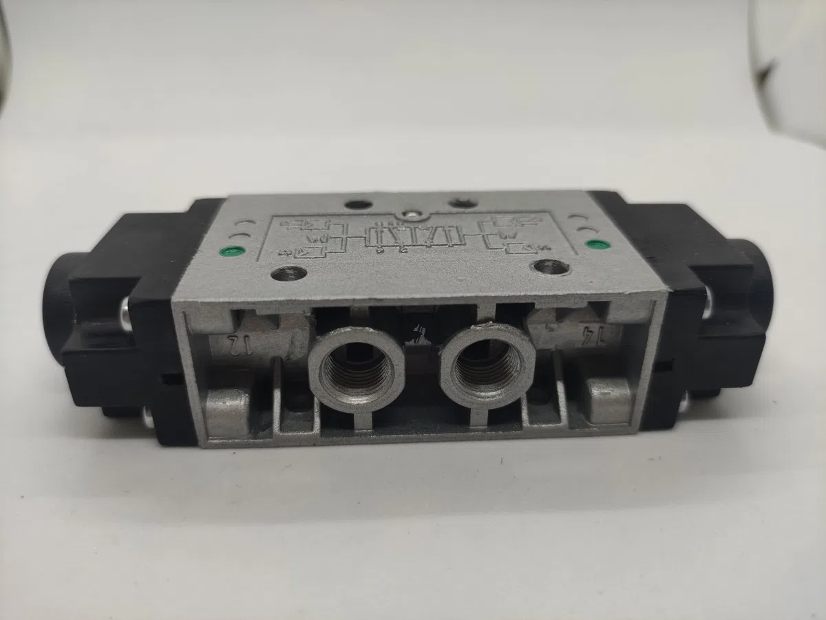 AC-8120 UNIVER VALVOLA PNEUMATICA BISTABILE 5/2 1/4"