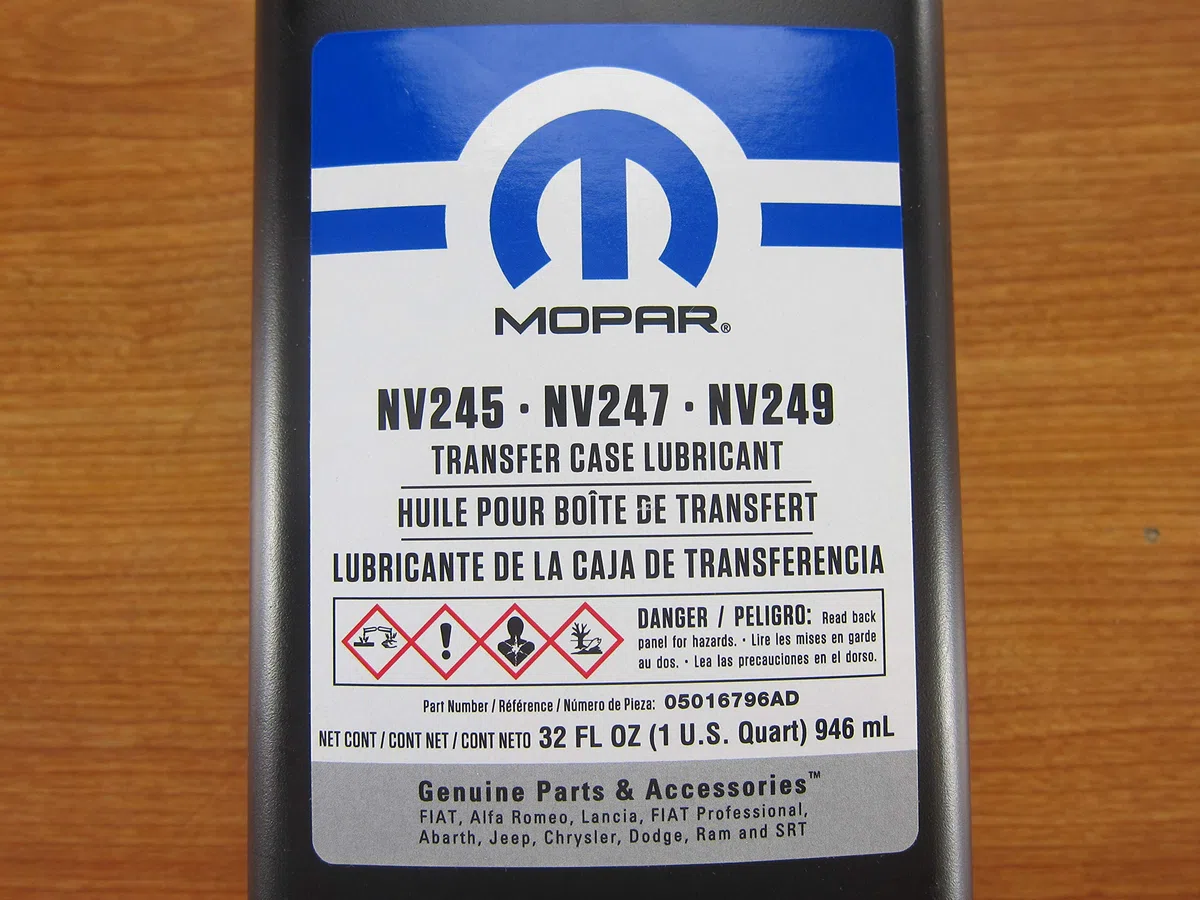 Mopar Due Quarti di Lubrificante per NV245 NV247 NV249 Scatole del Cambio Nuovo OEM