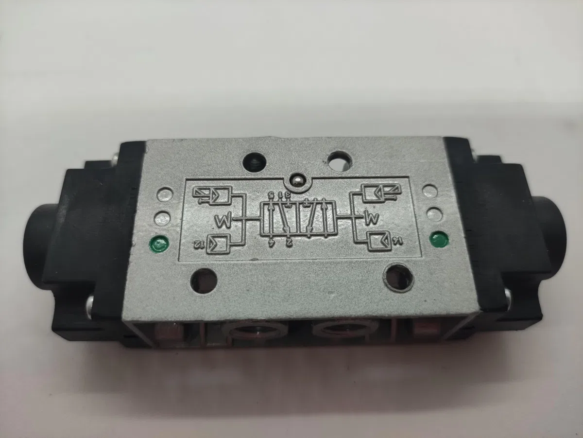 AC-8120 UNIVER VALVOLA PNEUMATICA BISTABILE 5/2 1/4"